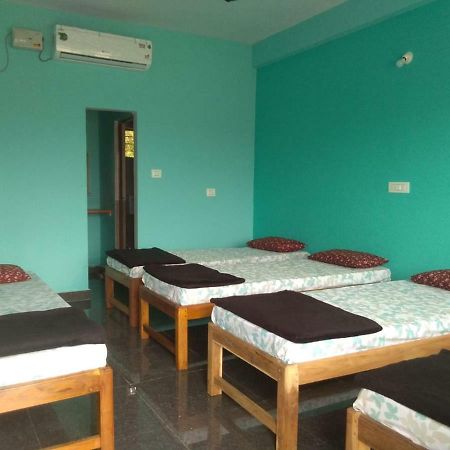 M G Cottage & Dormitory Gokarna  Extérieur photo