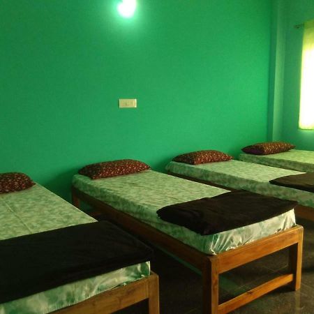 M G Cottage & Dormitory Gokarna  Extérieur photo