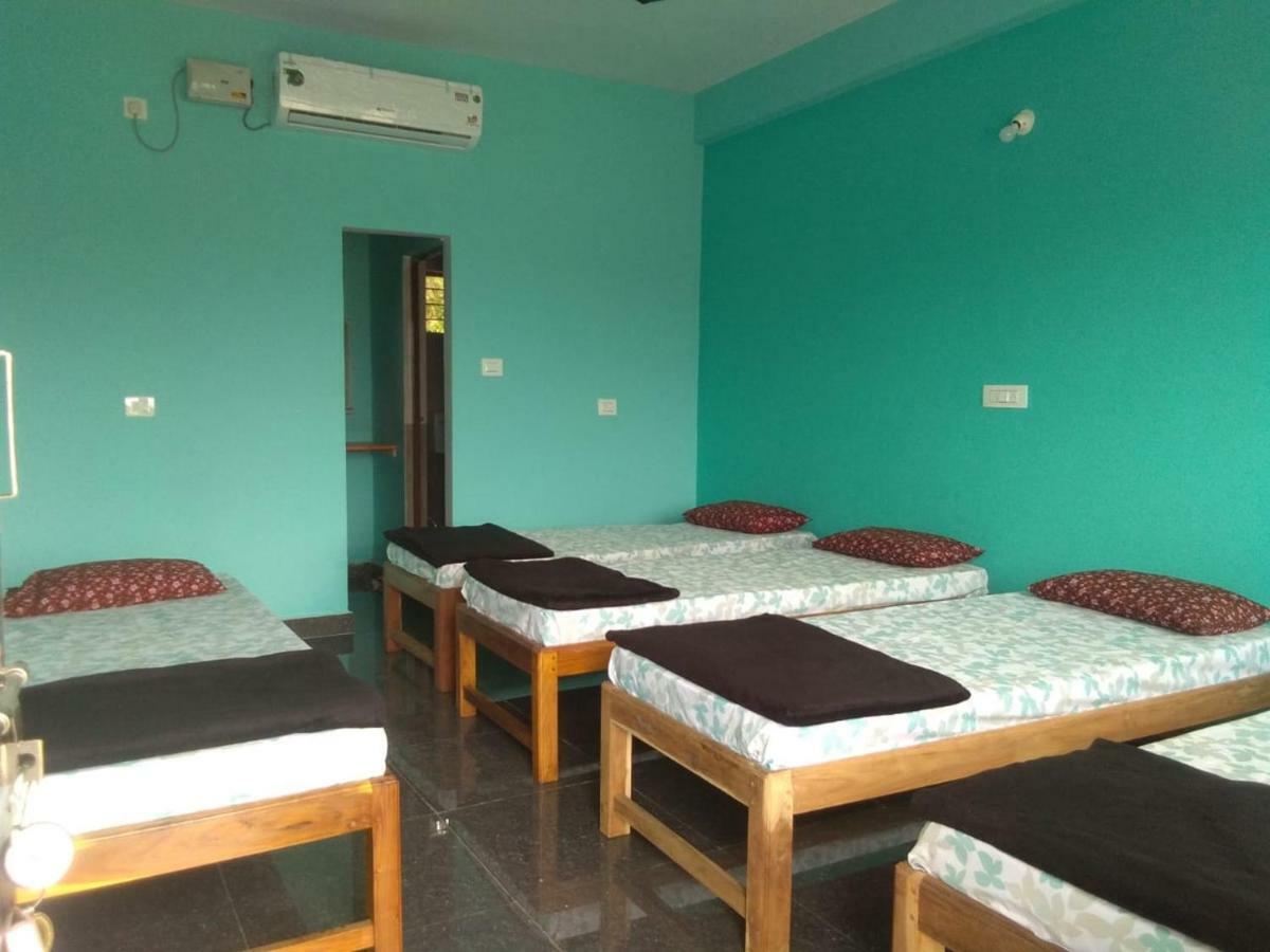 M G Cottage & Dormitory Gokarna  Extérieur photo